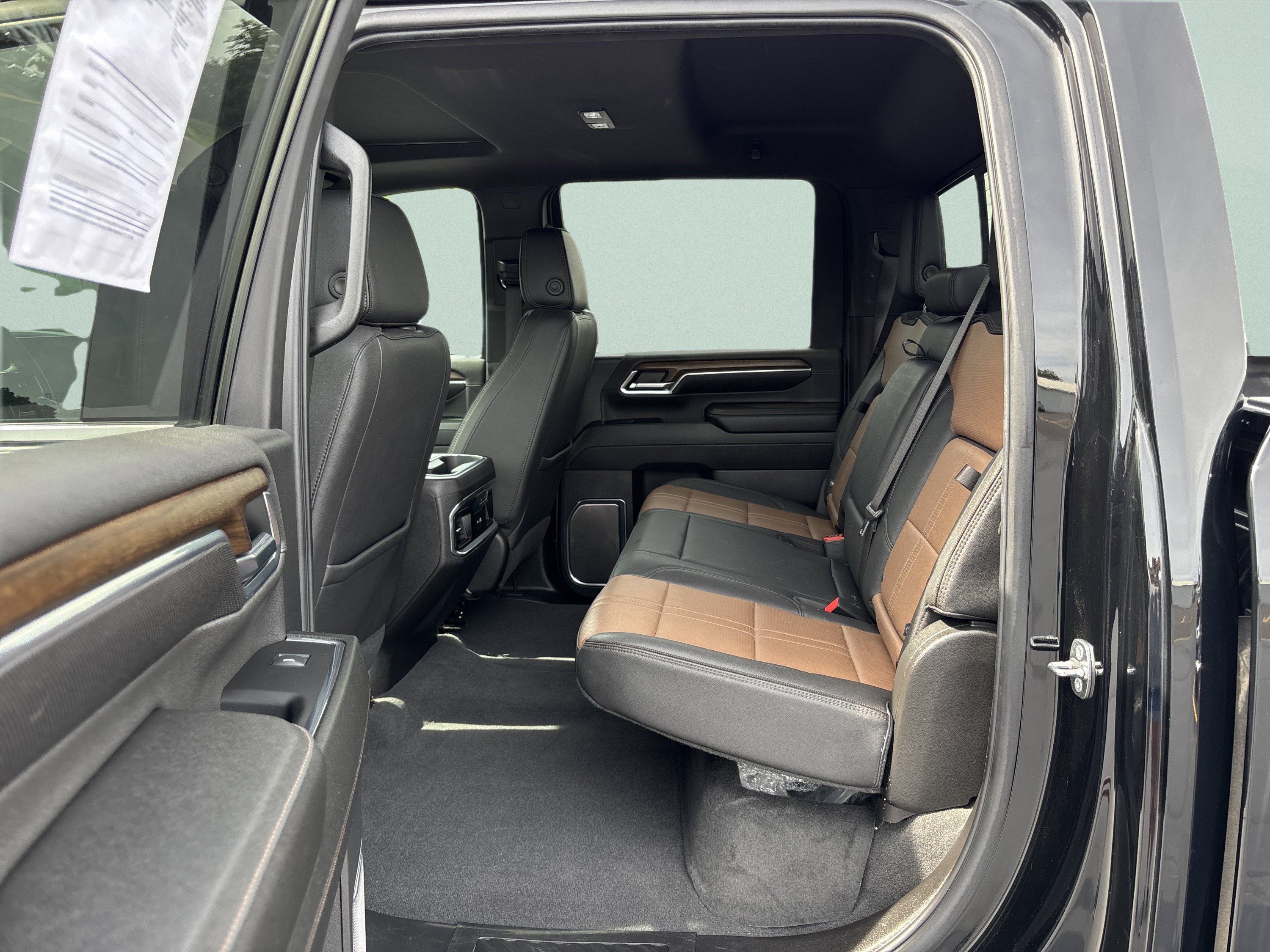 Used 2024 Chevrolet Silverado 3500 High Country w/ High Country Premium Package AWD/4WD image 17