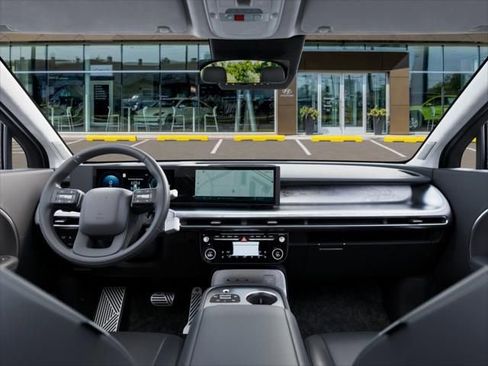 New 2026 Hyundai Ioniq 9 Calligraphy image 11