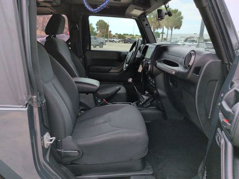 Used 2018 Jeep Wrangler Sport AWD/4WD image 25