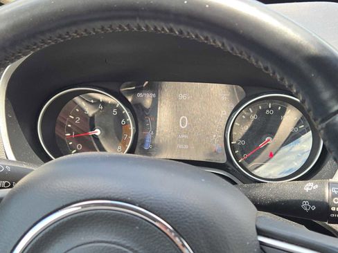 Used 2018 Jeep Compass Latitude w/ Popular Equipment Group FWD image 24