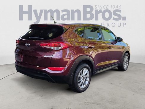 Used 2018 Hyundai Tucson SE w/ Cargo Package FWD image 3
