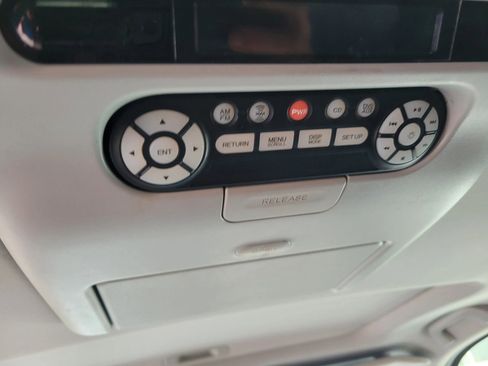 Used 2010 Honda Pilot Touring image 10