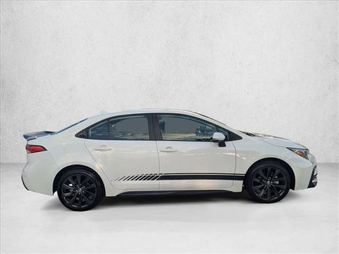 Used 2024 Toyota Corolla SE FWD image 4