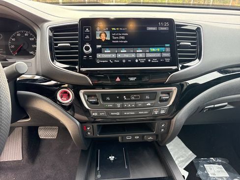 New 2026 Honda Ridgeline Black Edition image 18