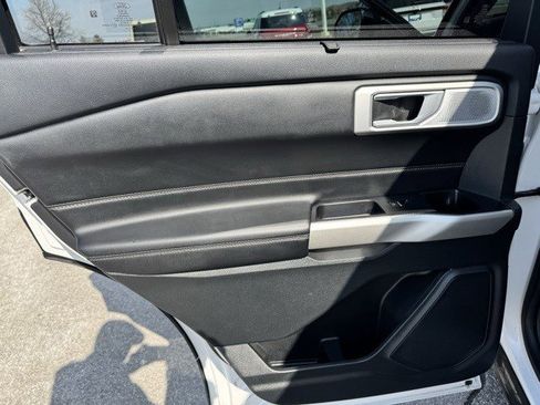 Used 2023 Ford Explorer Limited w/ Limited Technology Package image 23