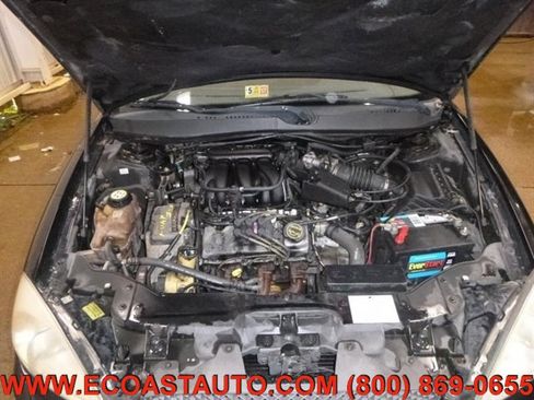 Used 2005 Ford Taurus SE image 7