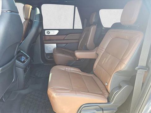 Used 2023 Lincoln Navigator L Reserve image 10
