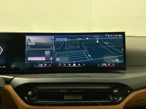 Certified 2025 BMW 330i Sedan w/ Premium Package RWD image 11