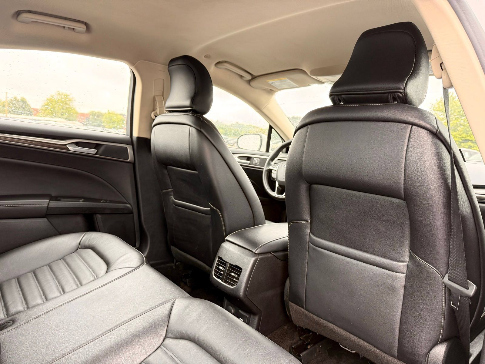 Used 2018 Ford Fusion SE w/ Equipment Group 602A FWD image 21