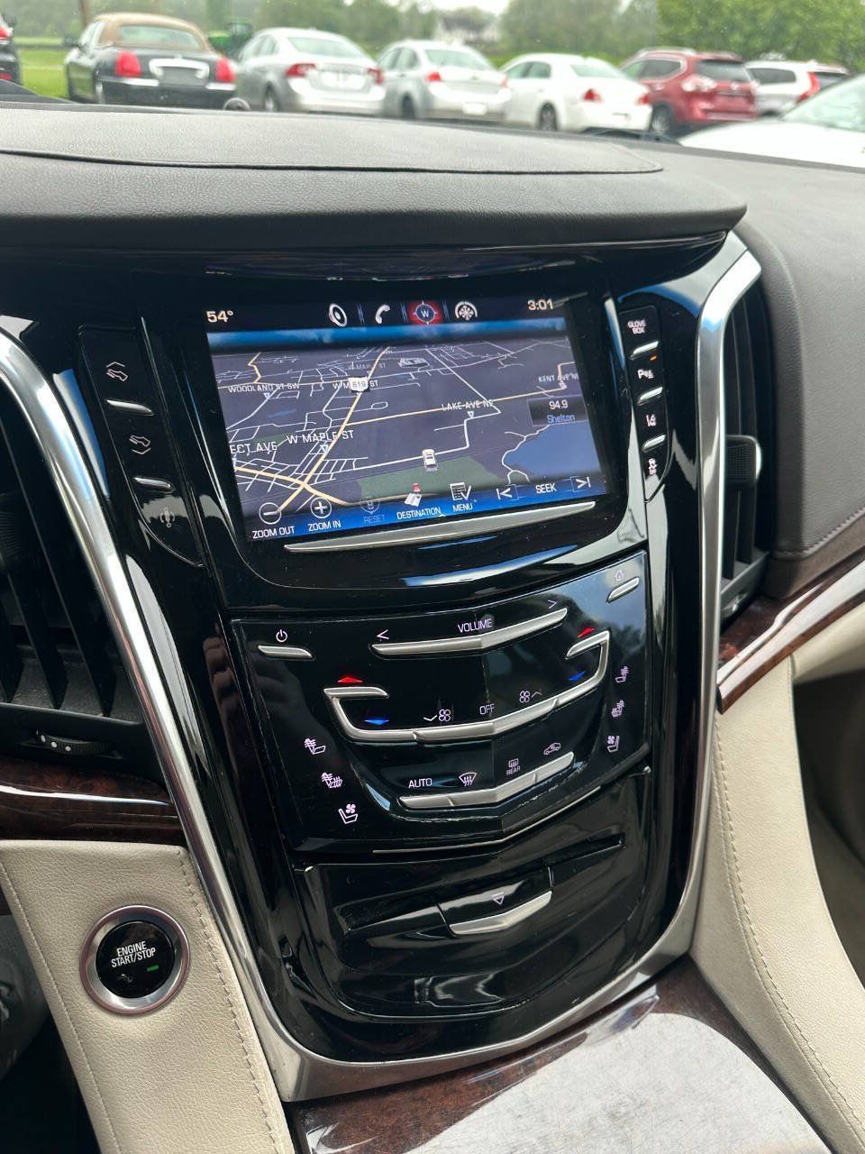 Used 2015 Cadillac Escalade ESV Luxury AWD/4WD image 31