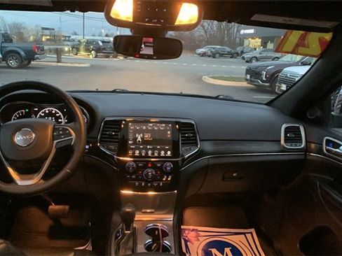 Used 2021 Jeep Grand Cherokee Limited image 21