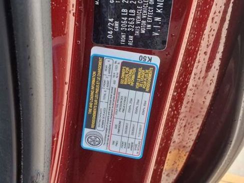 Used 2024 Kia Carnival LX image 33