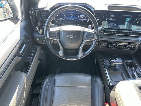 Used 2022 Chevrolet Silverado 1500 ZR2 image 17