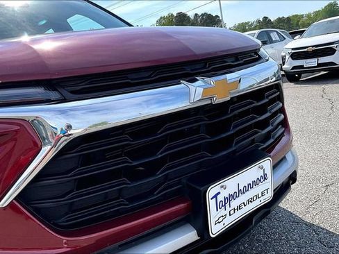Used 2025 Chevrolet TrailBlazer LT AWD/4WD image 31