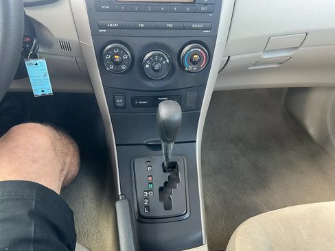 Used 2013 Toyota Corolla L FWD image 10
