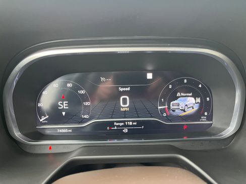 Used 2023 GMC Yukon XL SLT image 17