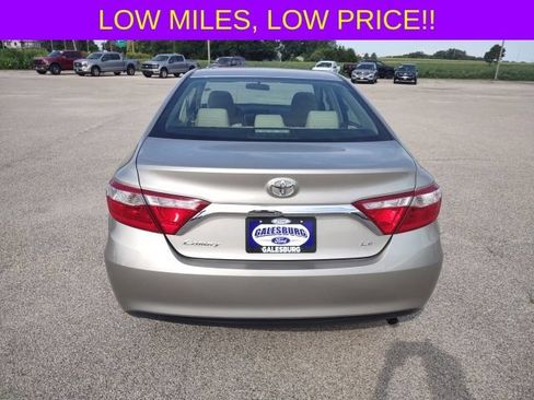 Used 2017 Toyota Camry LE FWD image 5