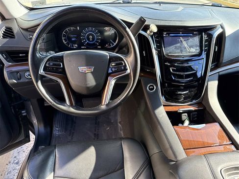 Used 2020 Cadillac Escalade ESV Luxury w/ Escalade Sport Edition image 20