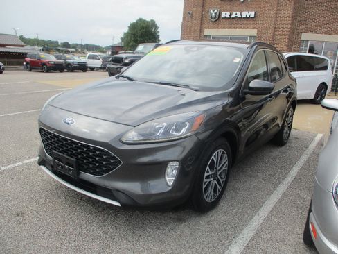 Used 2020 Ford Escape SEL FWD image 3