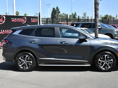 Used 2023 Kia Sportage EX FWD image 9