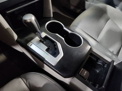 Used 2013 Toyota Camry LE FWD image 40