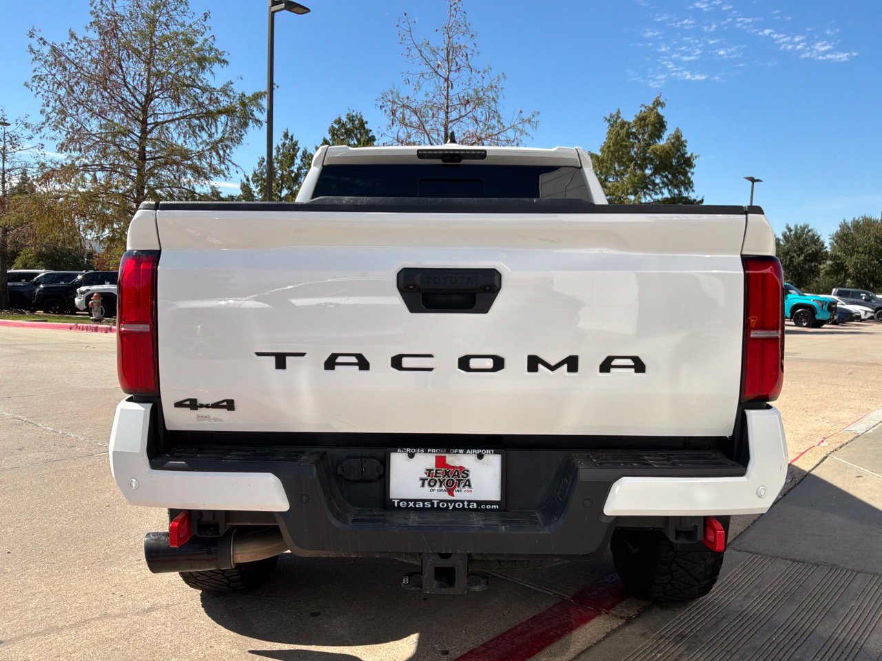 Used 2024 Toyota Tacoma TRD Off-Road w/ TRD Off Road Premium Package AWD/4WD image 7