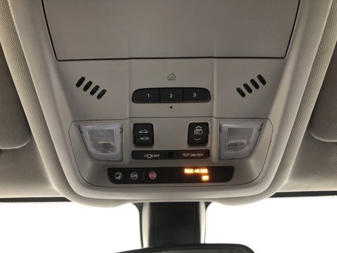 Used 2019 Chevrolet Equinox LT w/ Sun & Navigation Package image 29