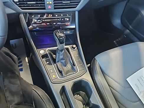 Used 2025 Volkswagen Jetta SEL image 33