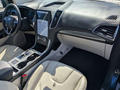 Used 2022 Ford Edge Titanium image 20
