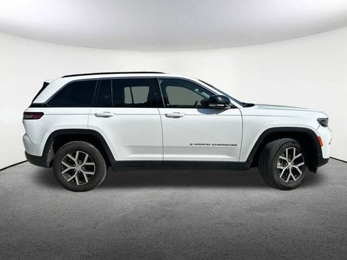 Used 2024 Jeep Grand Cherokee Limited AWD/4WD image 15