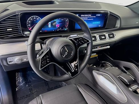New 2025 Mercedes-Benz GLE 580 4MATIC image 9