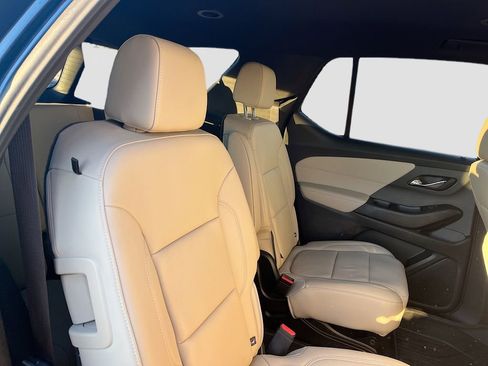 Used 2023 Chevrolet Traverse LT w/ LT Premium Package image 29
