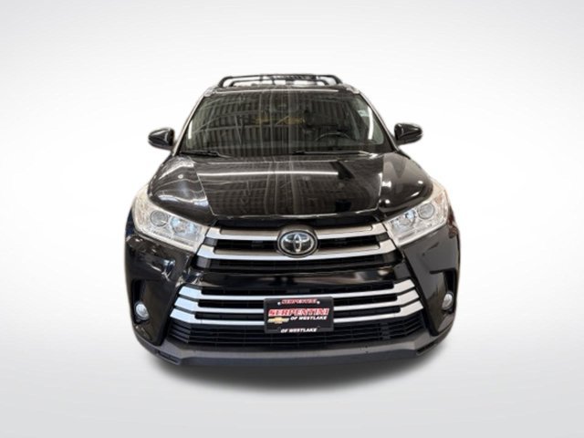 Used 2017 Toyota Highlander XLE w/ Protection Package #3 AWD/4WD image 2