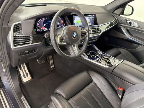 Used 2022 BMW X7 xDrive40i w/ M Sport Package AWD/4WD image 4