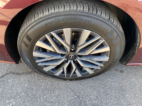 Used 2025 Nissan Altima 2.5 SV image 30