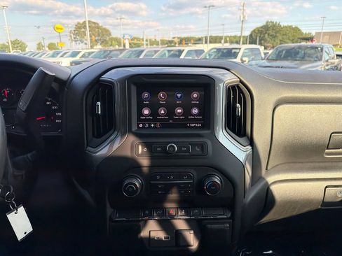 Used 2021 Chevrolet Silverado 1500 Custom AWD/4WD image 28