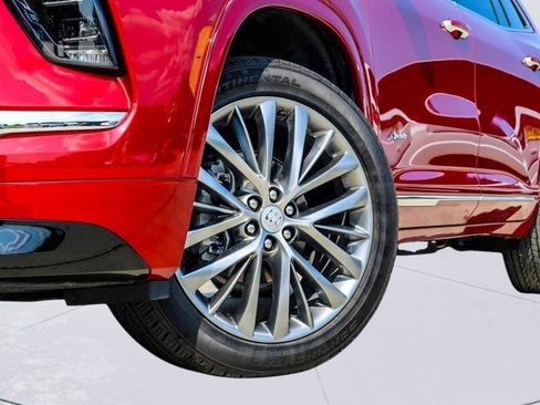 Used 2025 Buick Enclave Avenir w/ Trailering Package, 5000 lbs. FWD image 2
