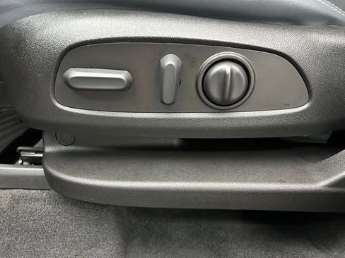 Used 2023 Buick Enclave Essence w/ Sport Touring Edition image 8