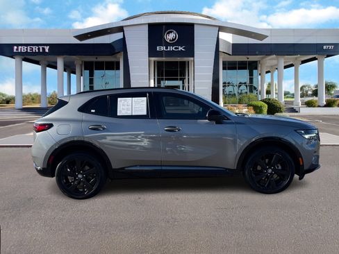 Used 2022 Buick Envision Essence w/ Technology Package II image 2