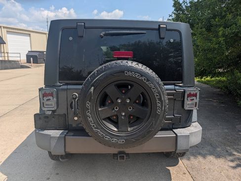 Used 2022 Jeep Renegade Latitude w/ Convenience Group AWD/4WD image 2