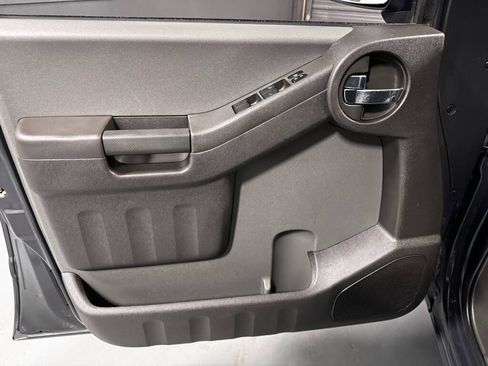 Used 2015 Nissan Xterra X w/ Nevada Tow Package image 11