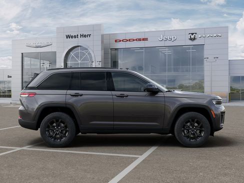New 2026 Jeep Grand Cherokee Altitude image 21