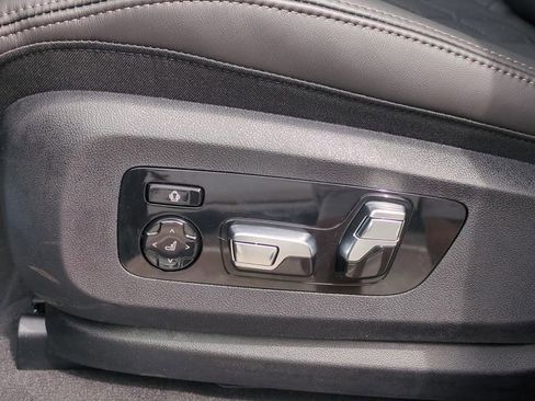 New 2026 BMW X7 M60i image 26