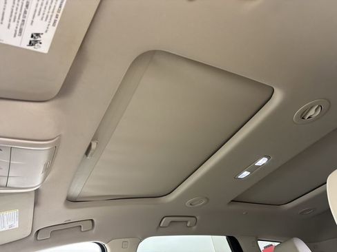 Certified 2021 Buick Enclave Essence w/ Sound and Sites Package image 35