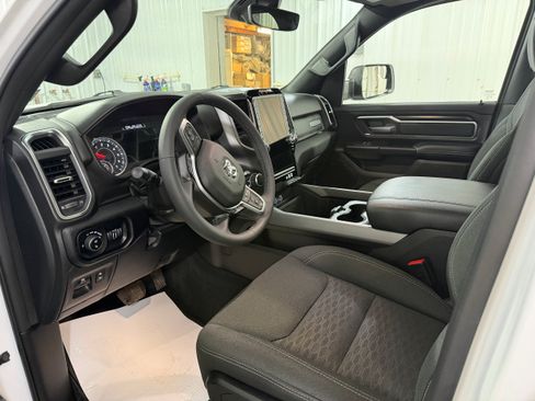 Used 2026 RAM 1500 Big Horn AWD/4WD image 7