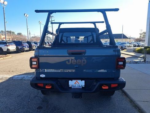 Used 2024 Jeep Gladiator Mojave w/ Technology Group image 5