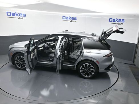 Used 2024 Lincoln Nautilus Reserve image 58