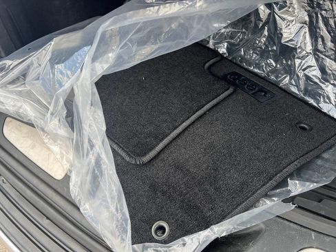 Used 2014 Jeep Grand Cherokee Limited image 13