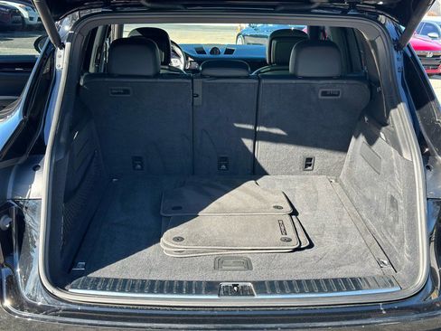 Used 2019 Porsche Cayenne E-Hybrid image 56