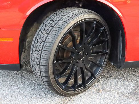 Used 2019 Dodge Challenger SXT image 16